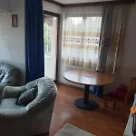 Grand Ac With Garden & Parking