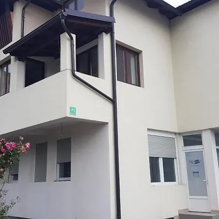 Grand Ac With Garden & Parking شقة سراييفو