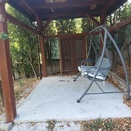 Grand Ac With Garden & Parking