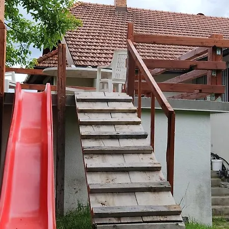 Grand Ac With Garden & Parking *